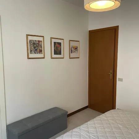 Accademia Family Apartman *